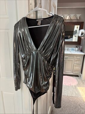 H&M Silver Metallic Draped V-Neck Bandeau Bodysuit